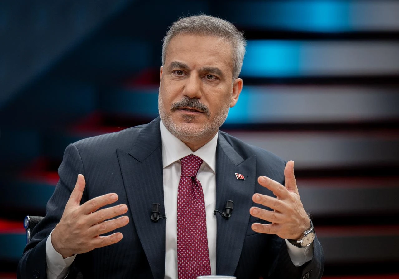 Turkish Foreign Minister Hakan Fidan speaks during his visit to Anadolu Agency’s Editorial Desk at the agency's headquarters in Ankara, Türkiye on August 8, 2026. (AA Photo)
