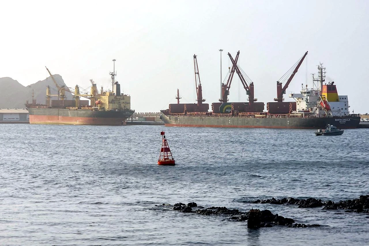 Iran sets conditions for reopening Strait of Hormuz