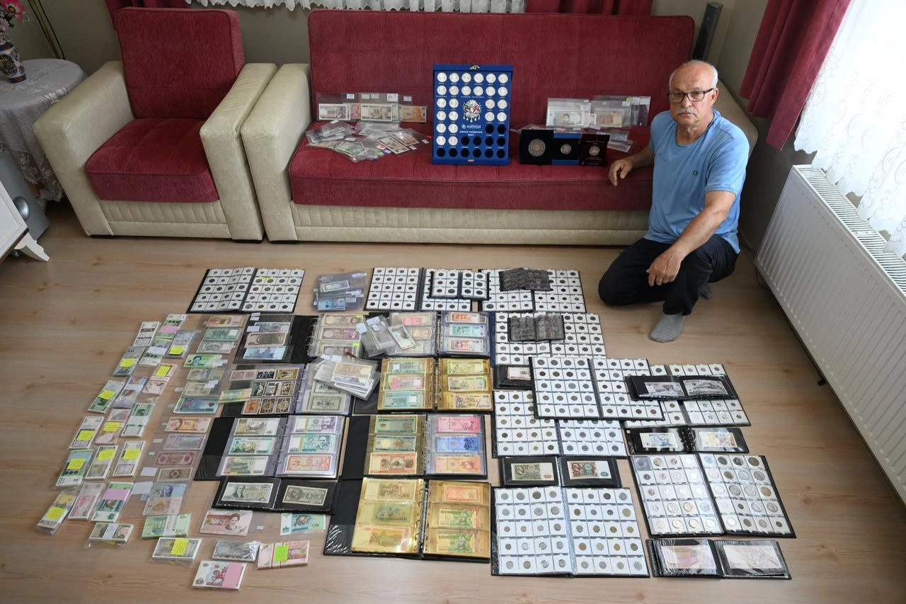 Retired Edirne man’s currency collection spans 163 countries