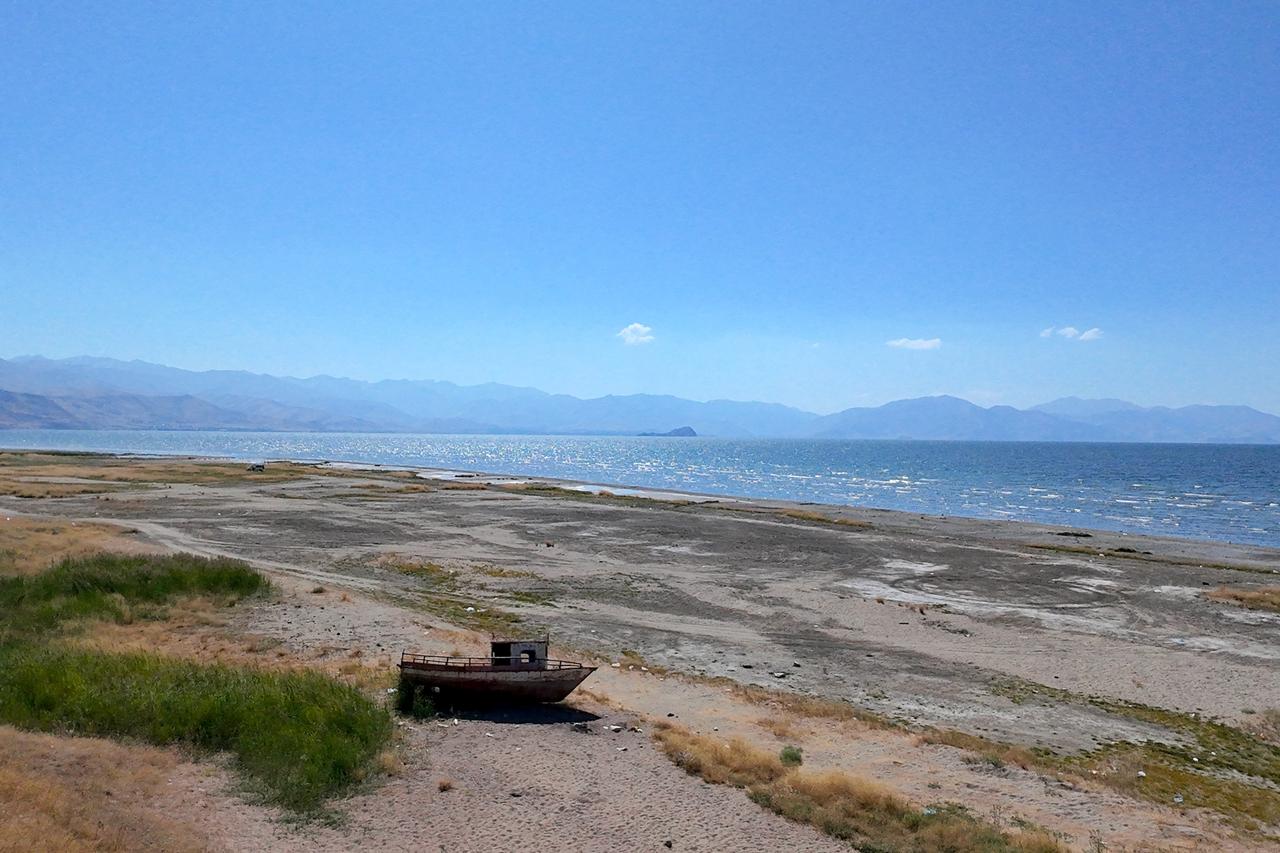 Lake Van keeps shrinking despite heavy rainfall