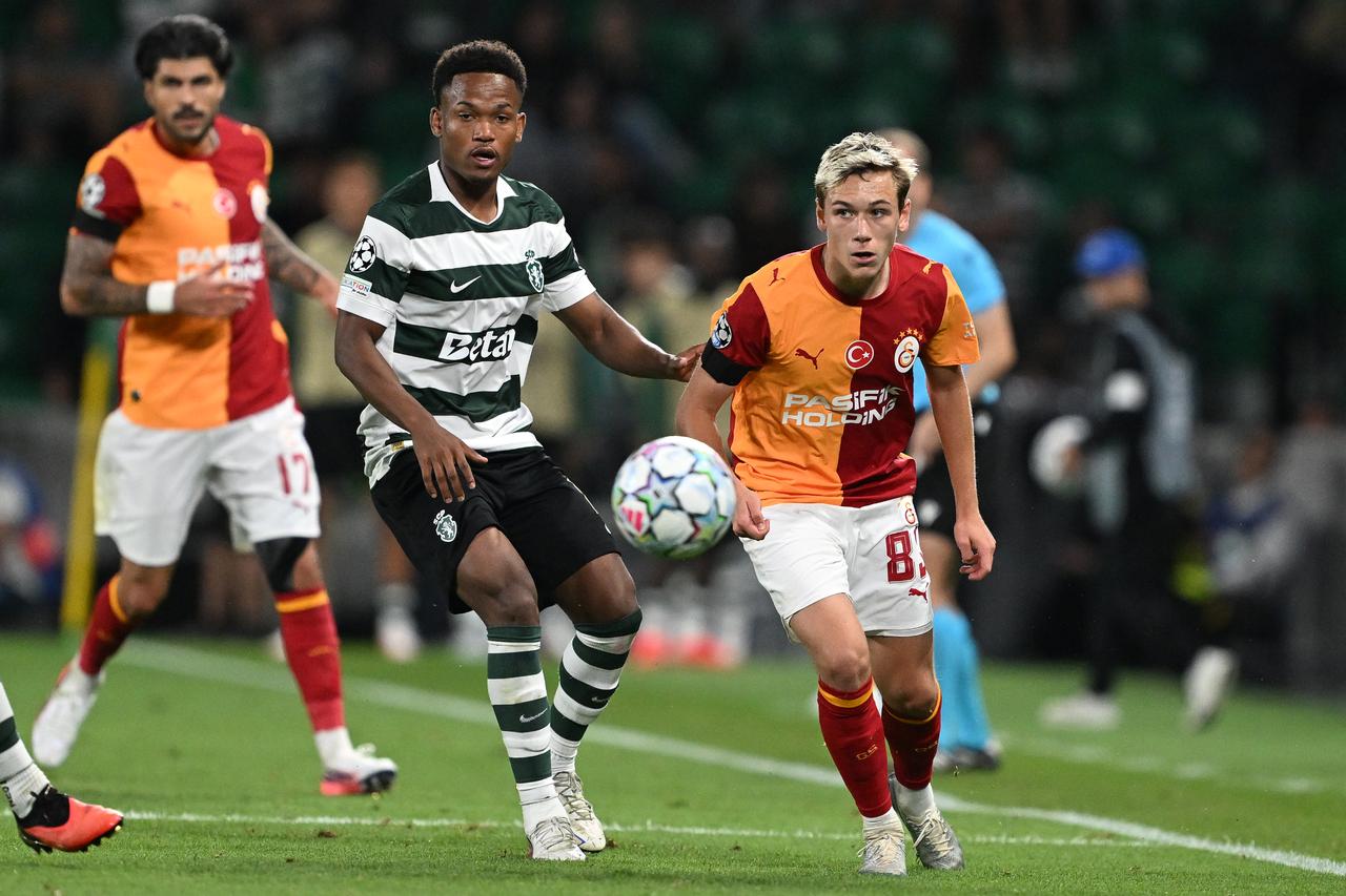 Sporting CP overturns early deficit to beat Galatasaray 3-1