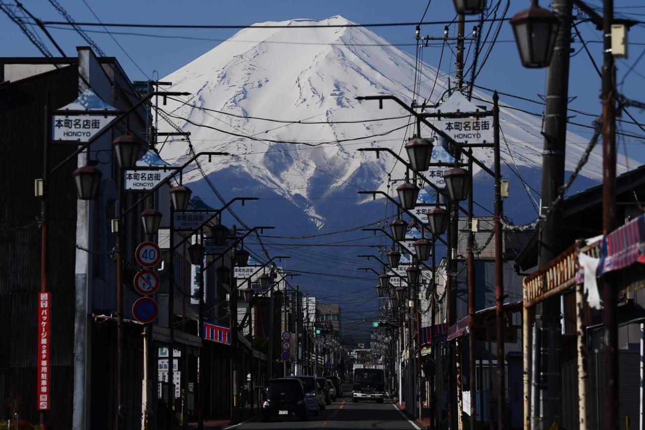 Storms batter Mount Fuji on final day of climbing season
