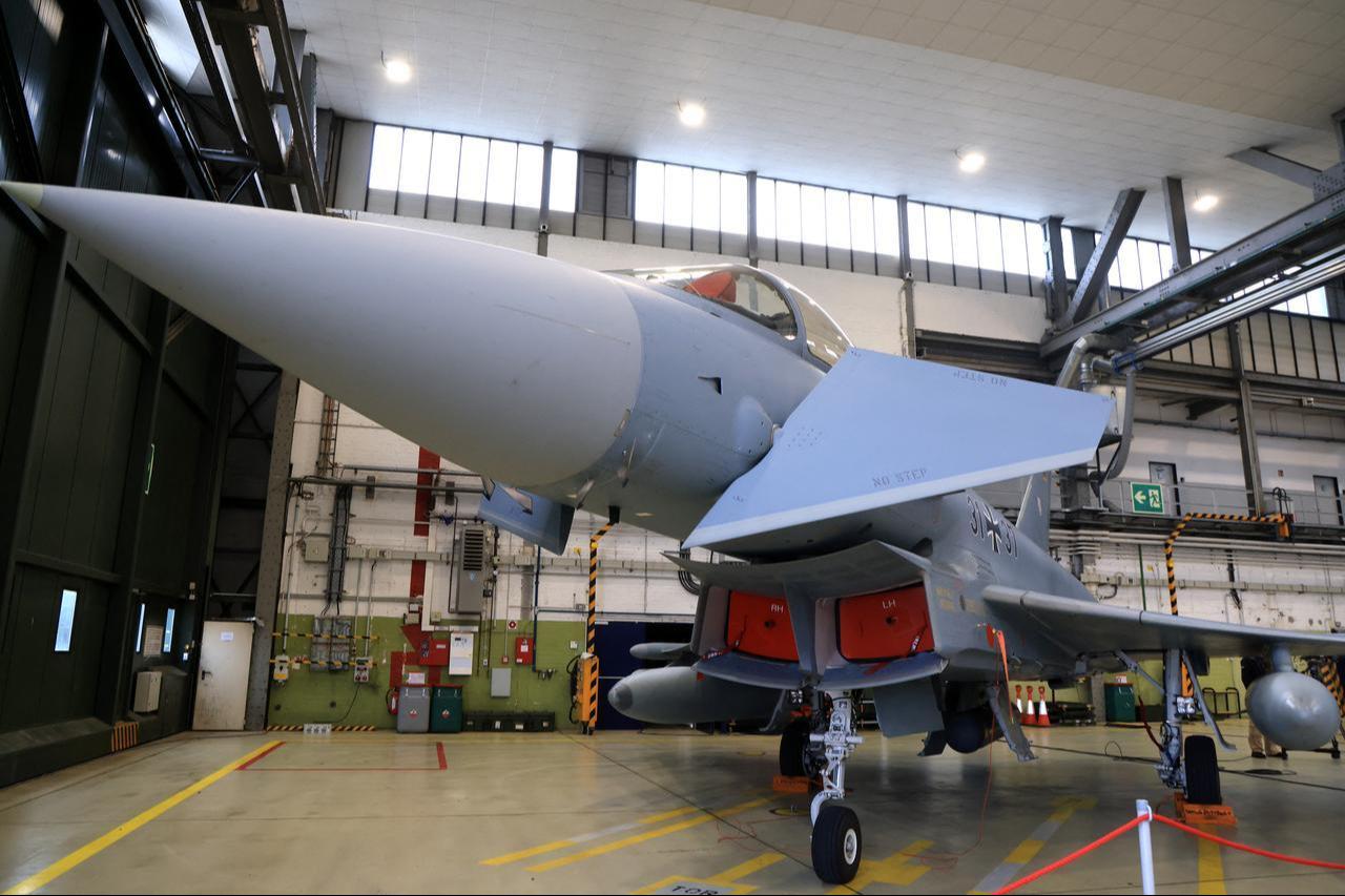 A German Eurofighter Typhoon jet is pictured at the Noervenich air base in Noervenich, western Germany, on July 17, 2026. (AFP Photo)