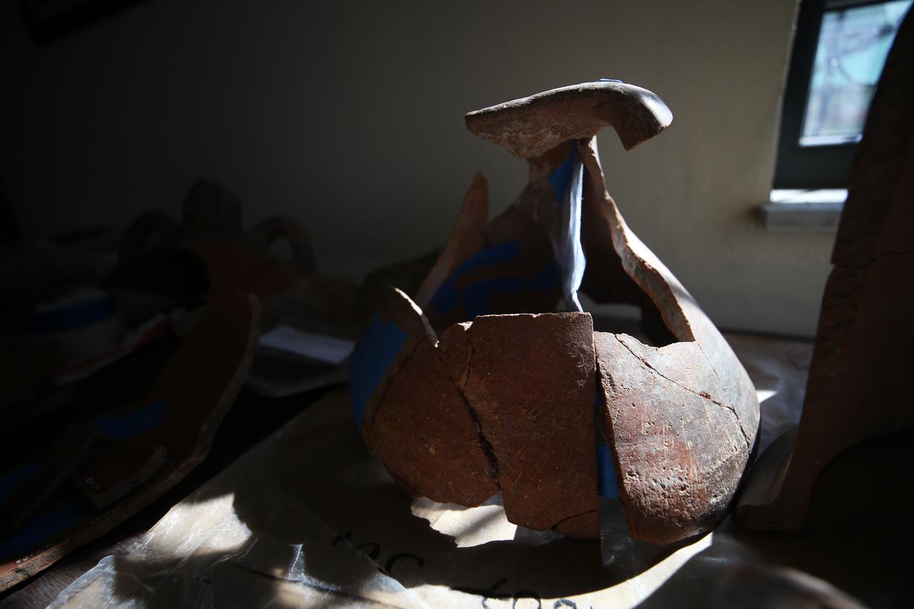 A reconstructed ceramic vessel recovered during archaeological work at Andik Cave in Havran, Balikesir, Türkiye. (AA Photo)