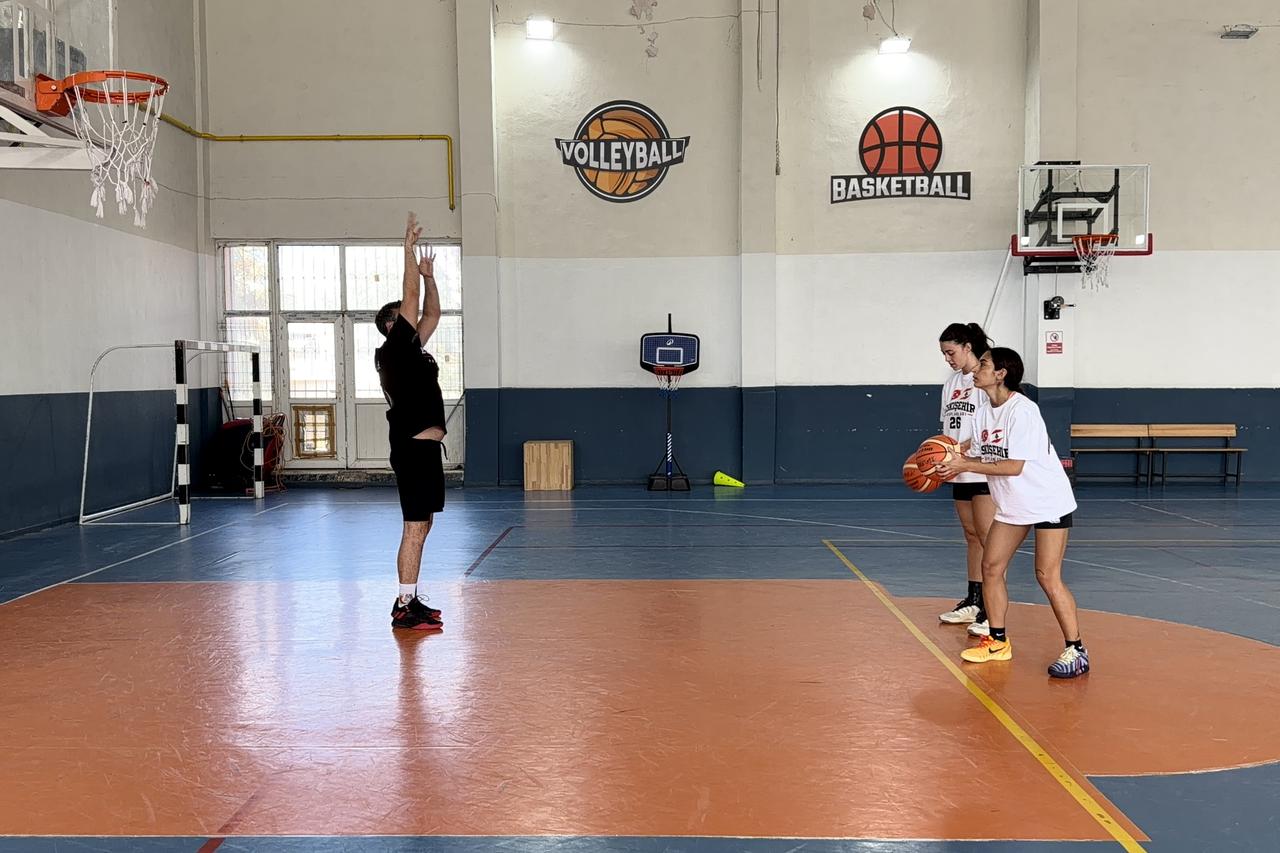Lebanese basketball players turn to Turkish coach to sharpen skills in Türkiye