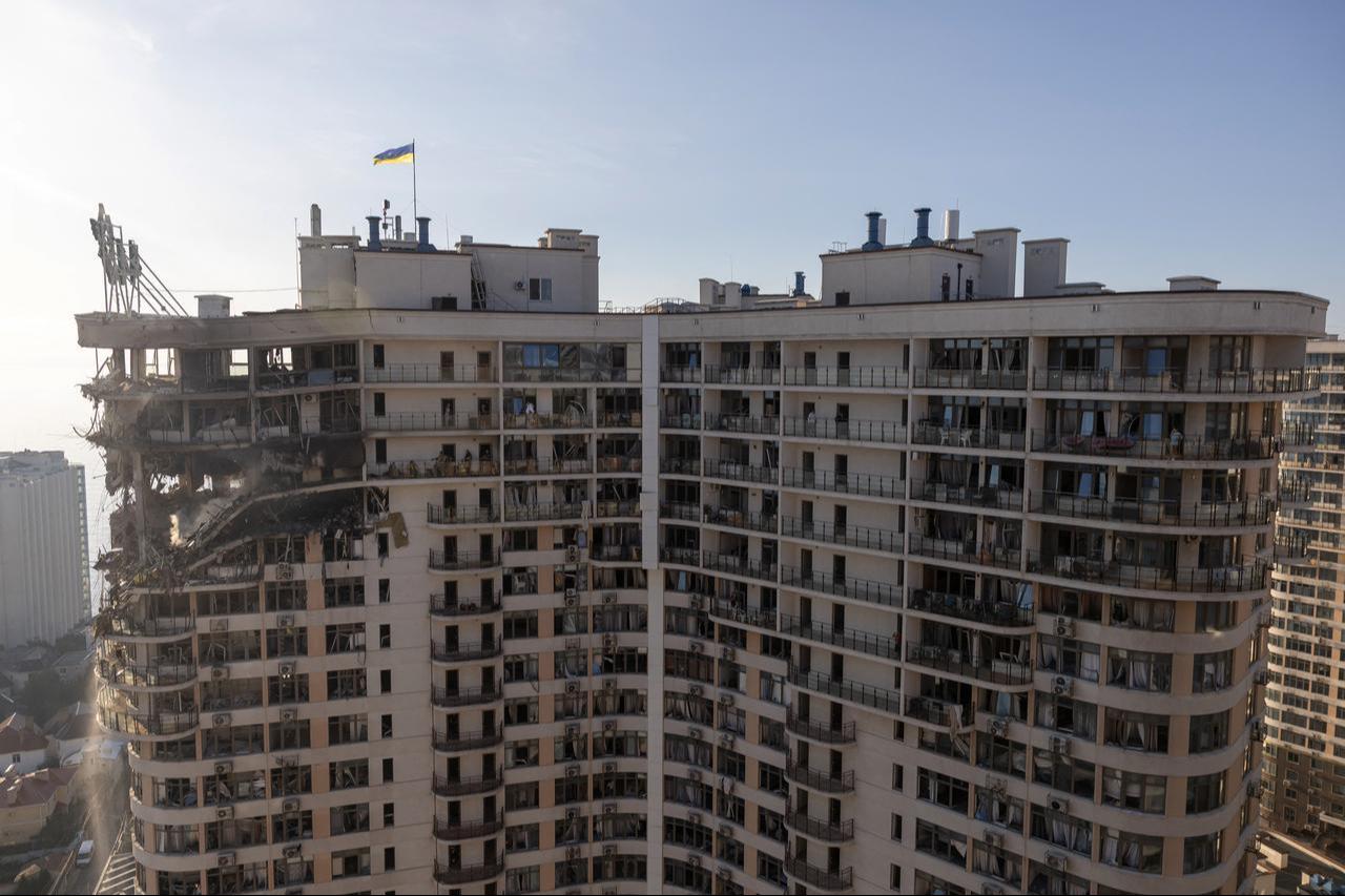Rescuers work in a multi-story residential building following aerial attacks that targeted the Ukrainian city of Odesa on the Black Sea coast on Sept. 12, 2026. (AFP Photo)