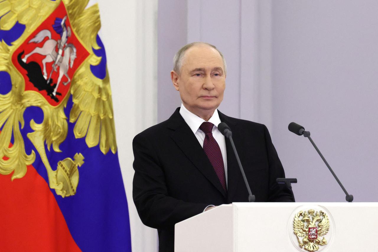 Moscow says October talks possible as Türkiye, UAE offer to host