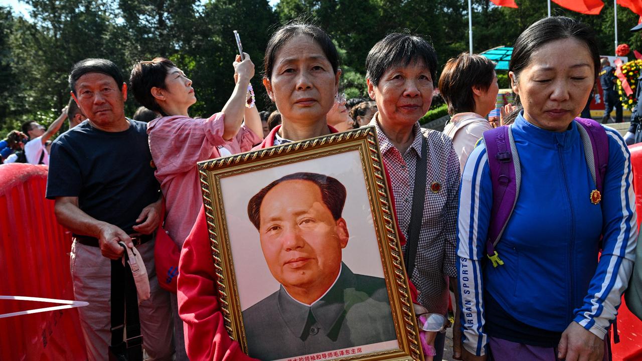 Admirers mark 50 years since Mao's death in his Chinese hometown Image