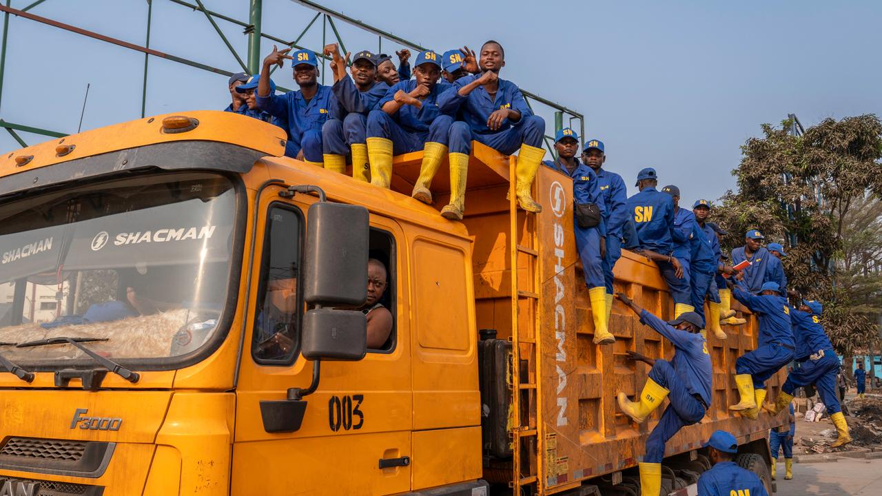 Ex-gang members clean Kinshasa streets amid abuse allegations Image