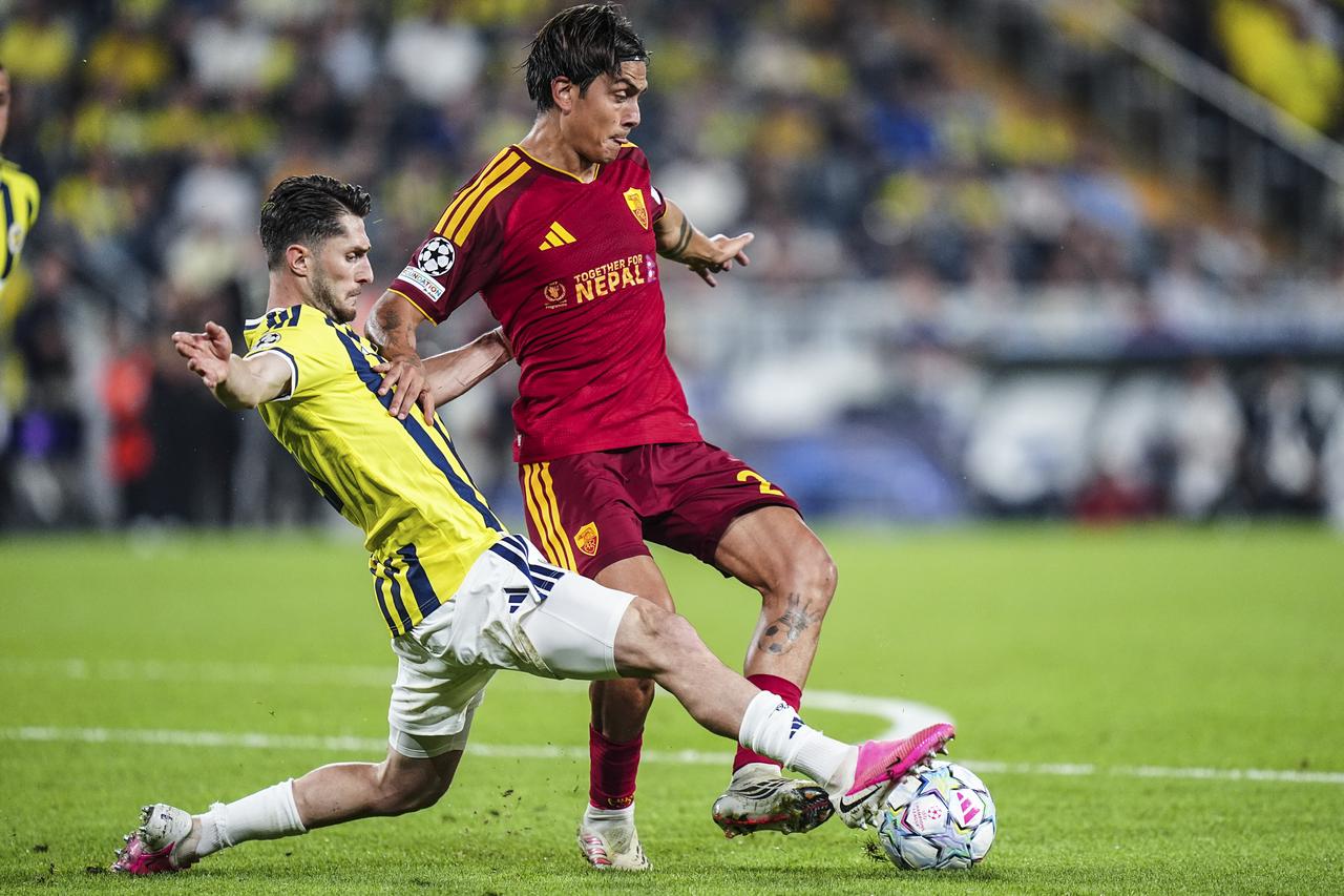 Fenerbahce's Ismail Yuksek tops Champions League opening week for ball recoveries