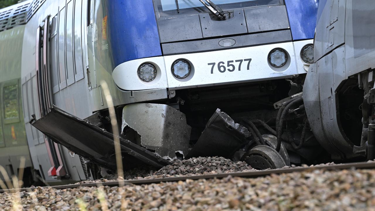 French minister urges caution as train derailment probe continues