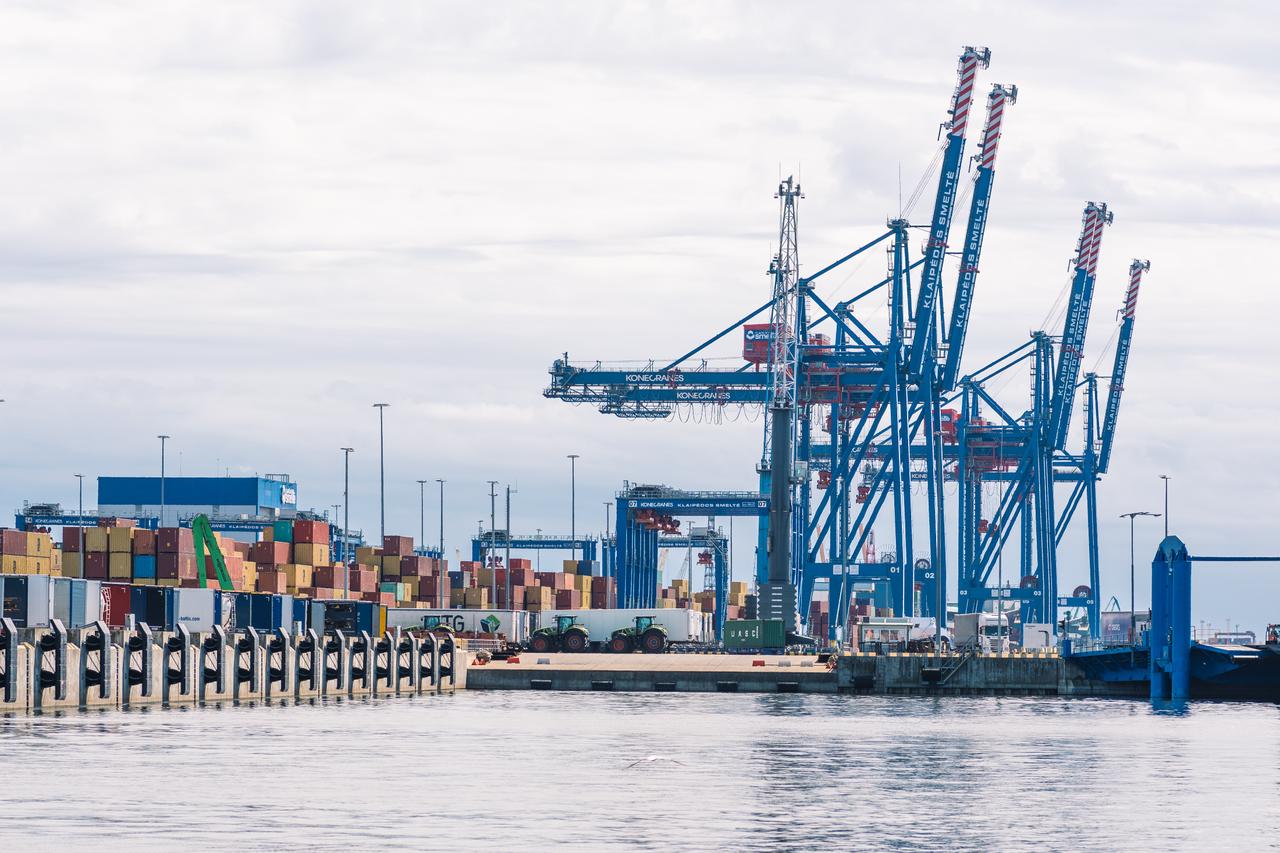 Russia says grain exports moving via new Baltic route Image