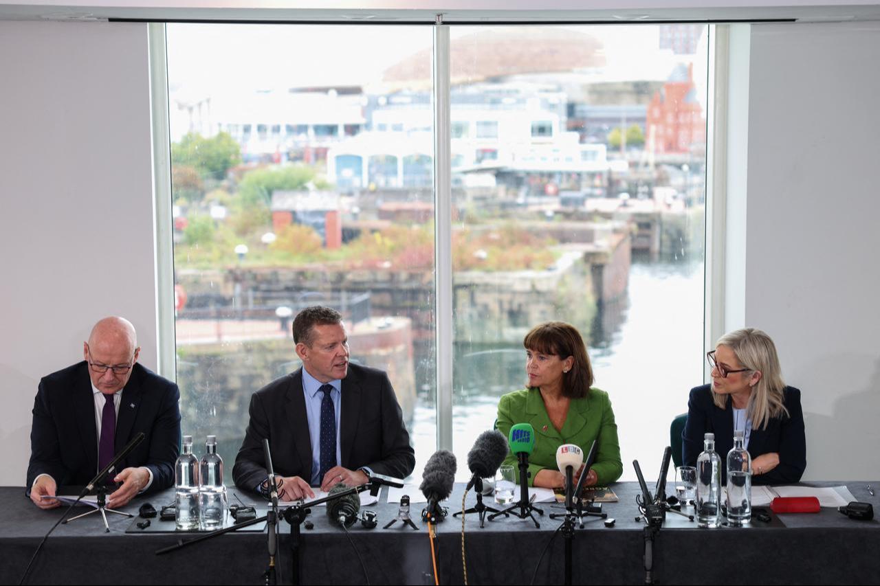 (L to R) Scottish Nationalist Party (SNP) leader John Swinney, Rhun ap Iorwerth of Plaid Cymru in Wales, Mary Lou McDonald, president of Irish Republicans Sinn Fein and Michelle O'Neill, vice president of Irish Republicans Sinn Fein speak to the media in Cardiff, Wales, Sept. 14, 2026. (AFP Photo)