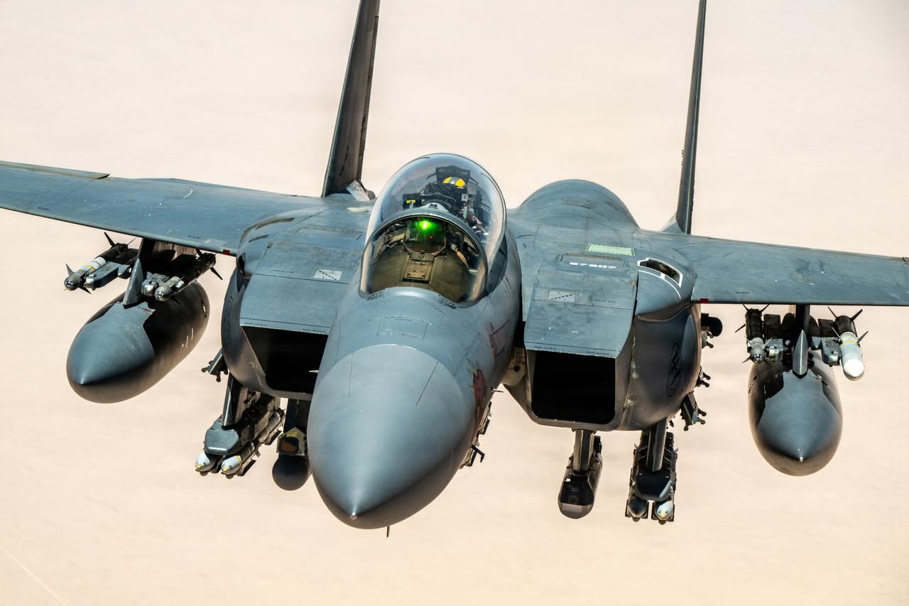 US officer reveals how he survived 70-100 mph fall after Iran shootdown Image
