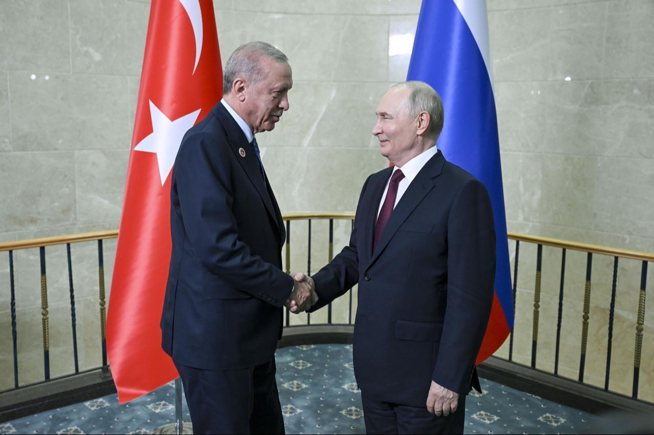 President Recep Tayyip Erdogan (L) meets with Russian President Vladimir Putin (R) ahead of the Shanghai Cooperation Organization (SCO) summit in Bishkek, Kyrgyzstan, Sept. 1, 2026. (AA Photo)