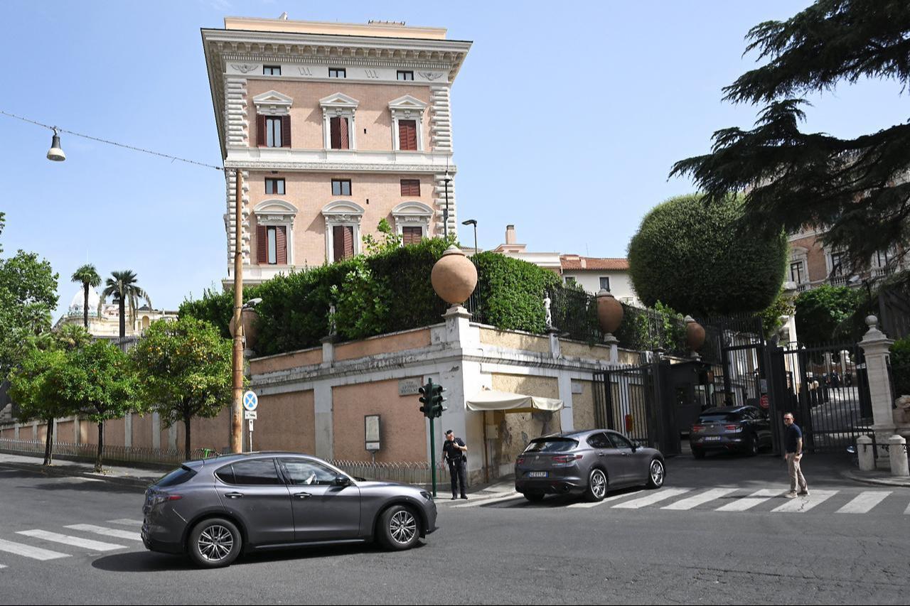 A motorcade delegation arrives on the first day of talks between the Lebanese and Israeli delegations on the backdrop of a regional escalation between Washington and Tehran at the US Embassy in Rome, July 14, 2026. (AFP Photo)