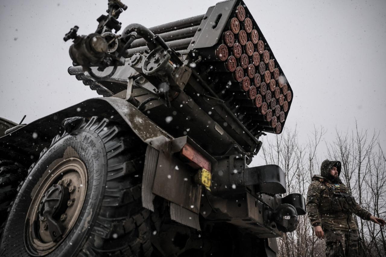 Ukrainian servicemen of the 24th Mechanized Brigade preparing to fire an MRLS BM-21 "Grad" towards Russian positions at an undisclosed location near Chasiv Yar in the Donetsk region, amid the Russian invasion of Ukraine. (AFP photo)