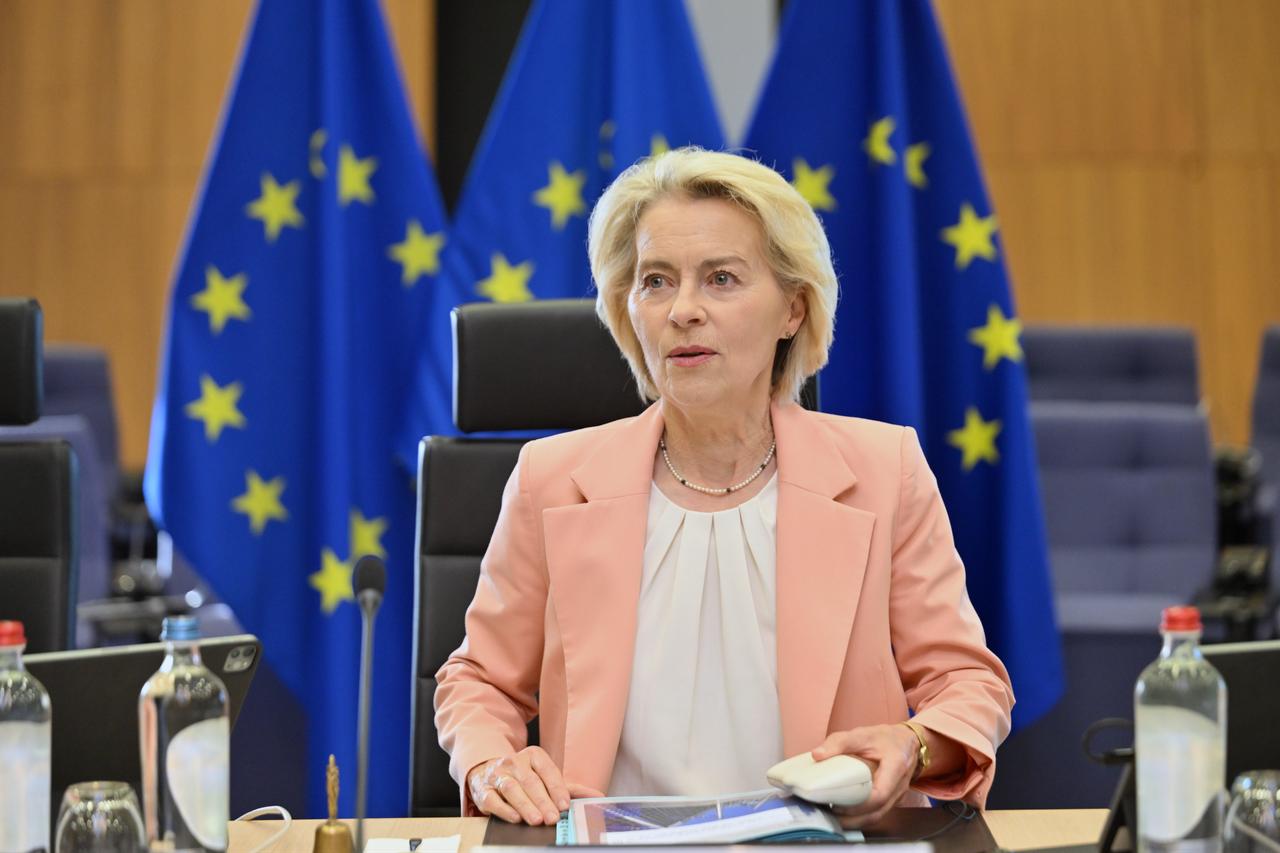 China trade imbalance has reached ‘tipping point,’ EU chief warns Image