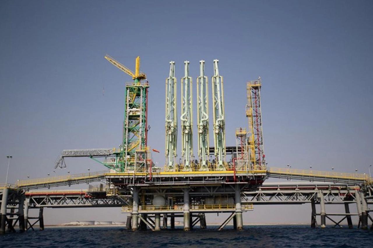 Houthis claim attacks on Saudi Aramco's Yanbu refinery, air base