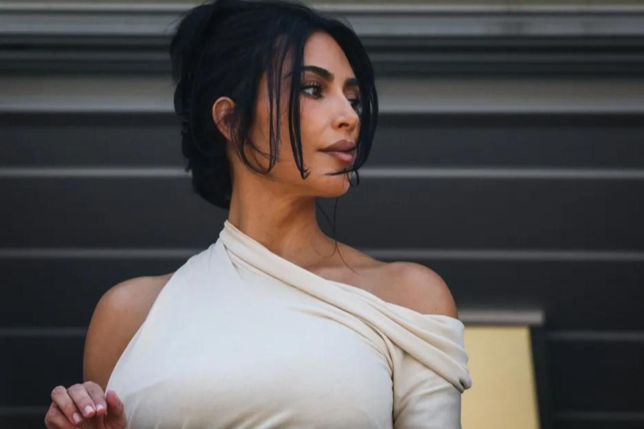 Kim Kardashian wins symbolic €1 in Paris hotel robbery Image