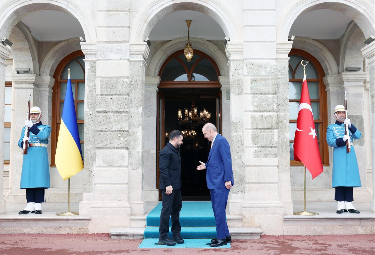 President Recep Tayyip Erdogan welcomes President of Ukraine Volodymyr Zelenskyy at Dolmabahce Presidential Office in Istanbul, Türkiye on April 4, 2026. (Turkish Presidency / Murat Kula/Handout)