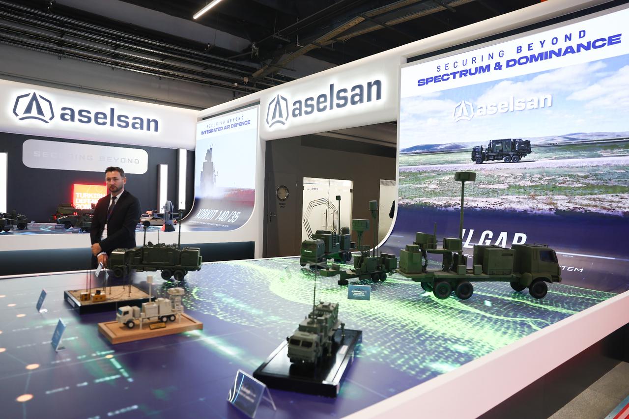 Polish defense chief hails Türkiye’s ‘huge leap’ in military production