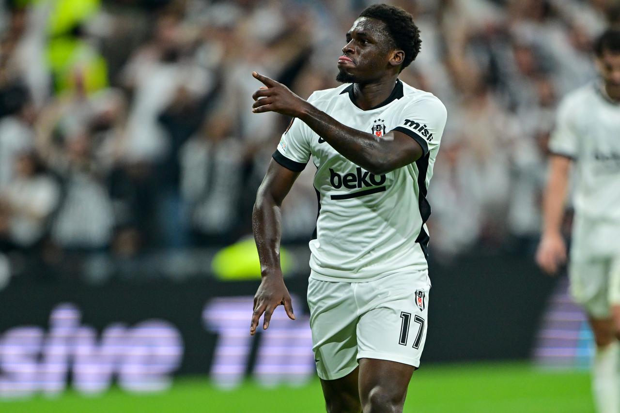 Besiktas rout Marseille 4-1 in Europa League opener in Istanbul