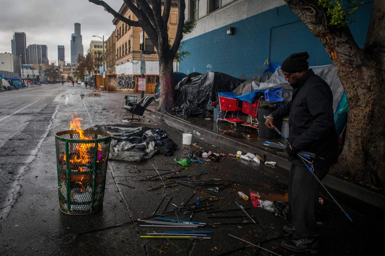 US homelessness dips 3% in 2025, the first drop after years of sharp increases (Photo by AFP)