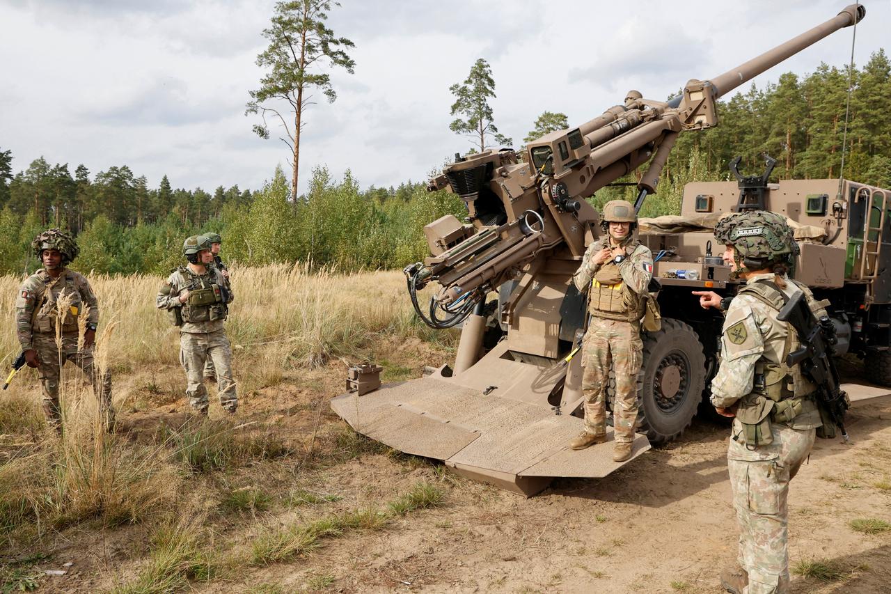 Lithuania prepares evacuation route from Vilnius toward Poland