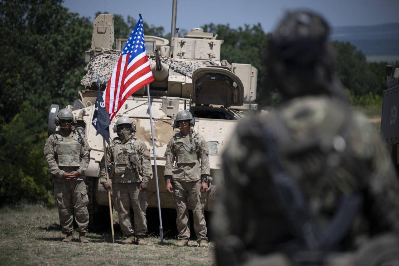 Pentagon weighs pulling up to 40,000 US troops from Europe: Report Image