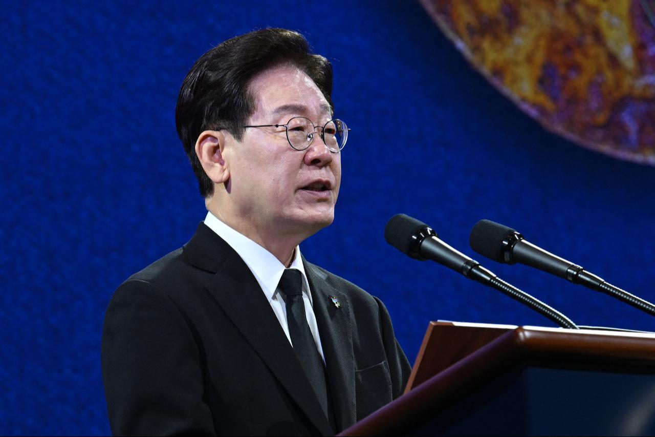 South Korean President Lee Jae Myung delivers a speech during a ceremony marking the 76th anniversary of the outbreak of the Korean War in Suwon, June 25, 2026. (AFP Photo)