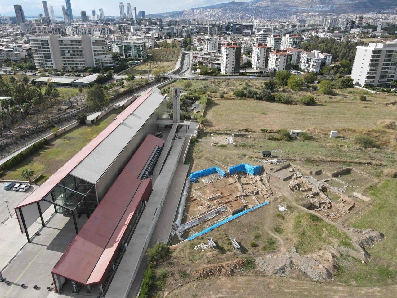 An aerial view of the Yesilova Hoyugu excavation site in Izmir's Bornova district, where archaeologists are tracing evidence of settlement dating back 8,500 years. (IHA Photo)
