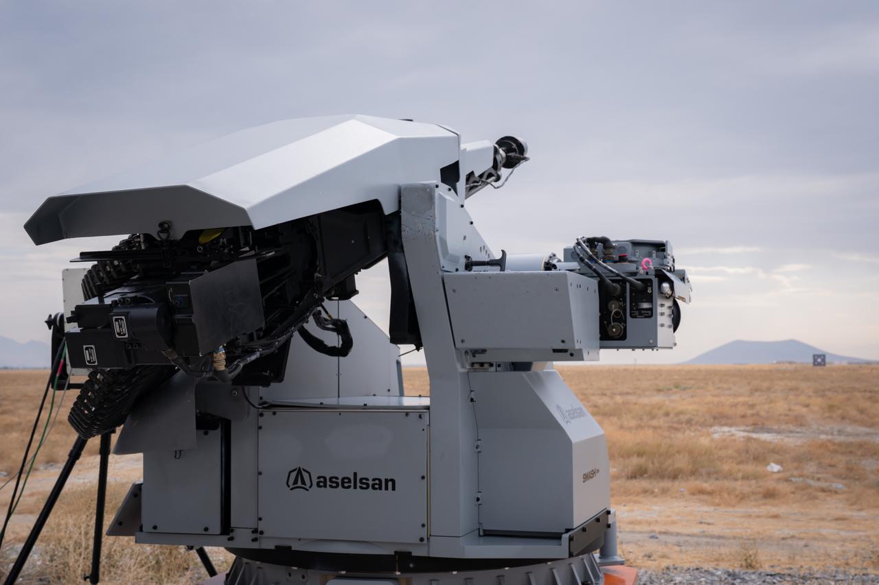 Aselsan unveils SMASH 300 with AI support to counter drone threats at sea