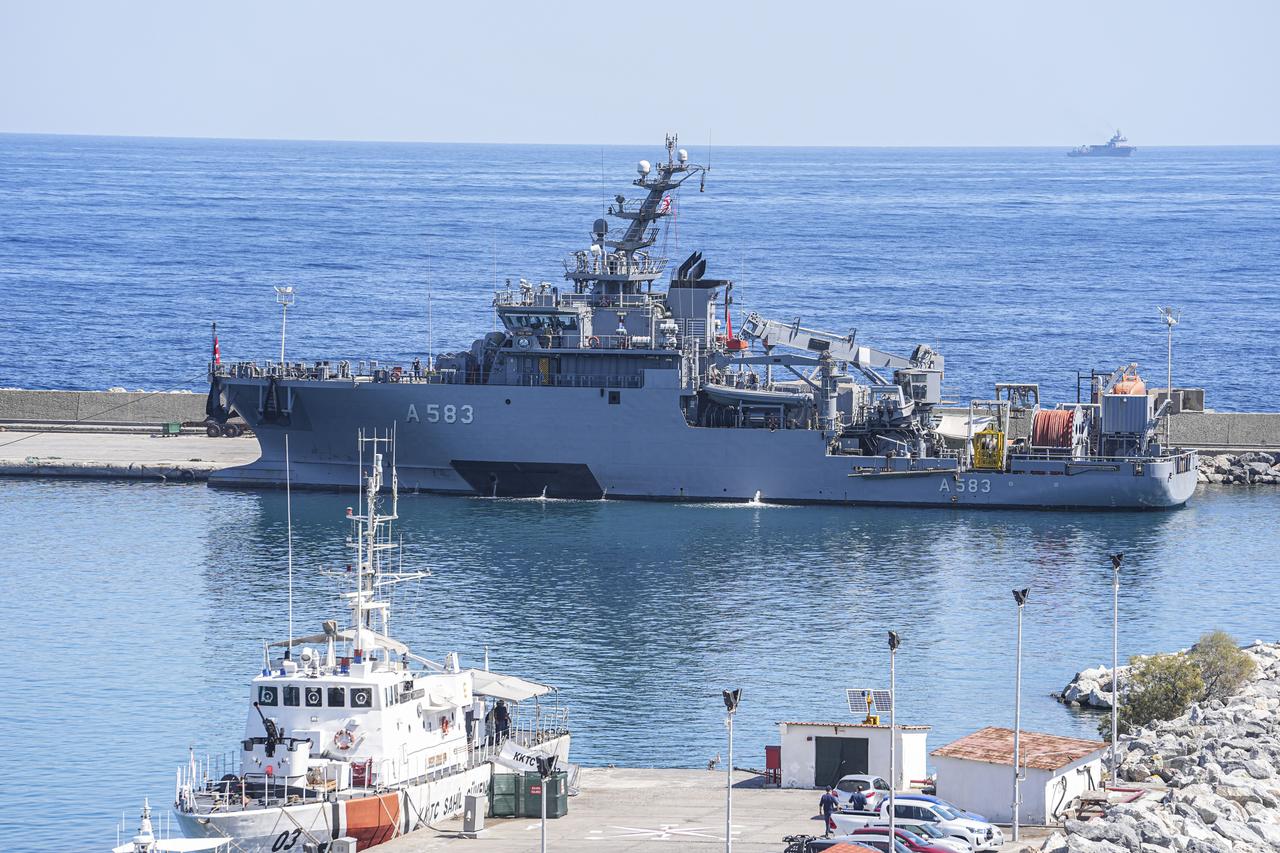 Turkish Navy submarine rescue ship TCG Isin (A-583) docks at Girne Port in Northern Cyprus for refueling on September 7, 2026. (AA Photo)