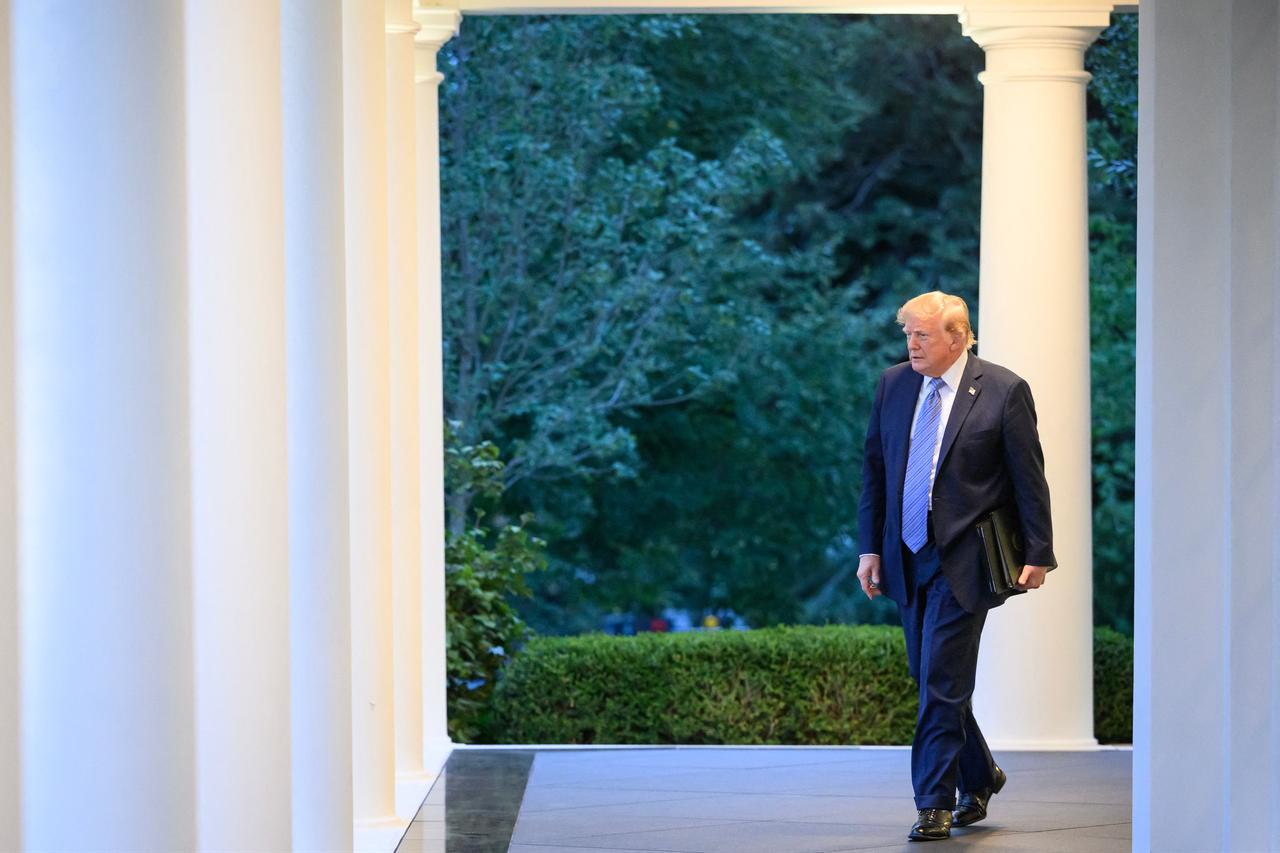 US President Donald Trump walks from the Oval Office to speak at a Rose Garden dinner at the White House in Washington, DC on September 17, 2026. (AFP Photo)