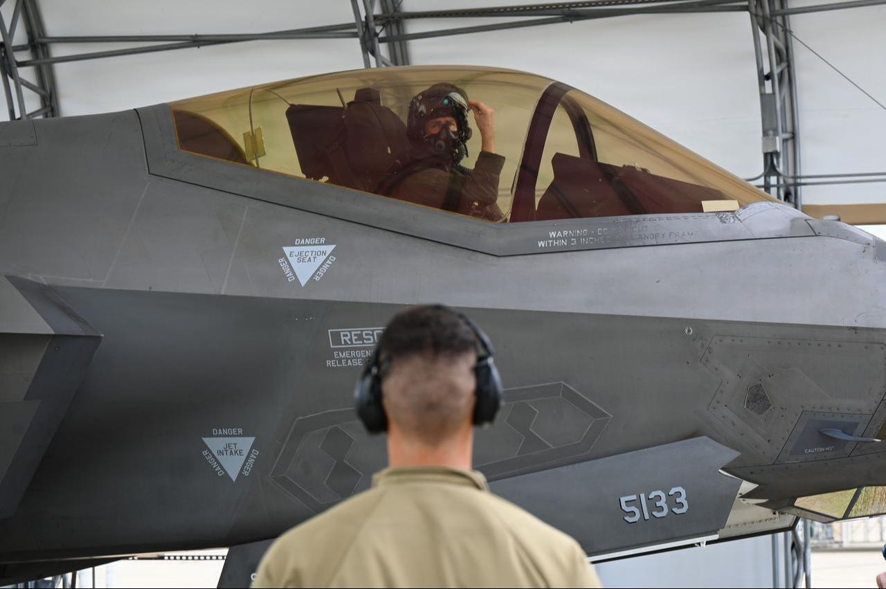 U.S. Air Force pilot signals to a Senior Airman from the 60th Aircraft Maintenance Unit crew chief before his final sortie at Eglin Air Force Base, Florida, June 26, 2026. (Photo via U.S. Air Force)