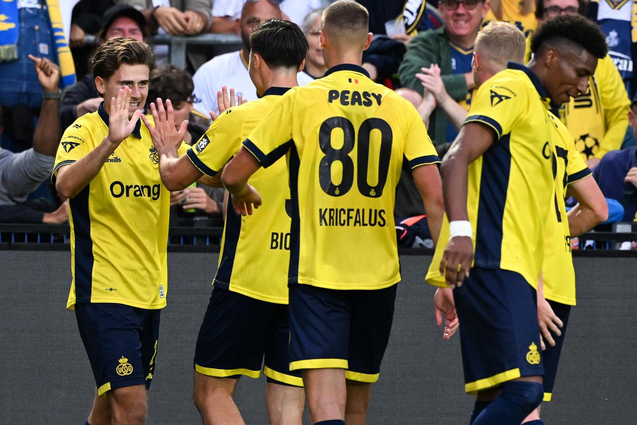Union Saint-Gilloise players celebrate during their Belgian Pro League match against Anderlecht in Brussels, Belgium, Aug. 30, 2026. (AFP Photo)