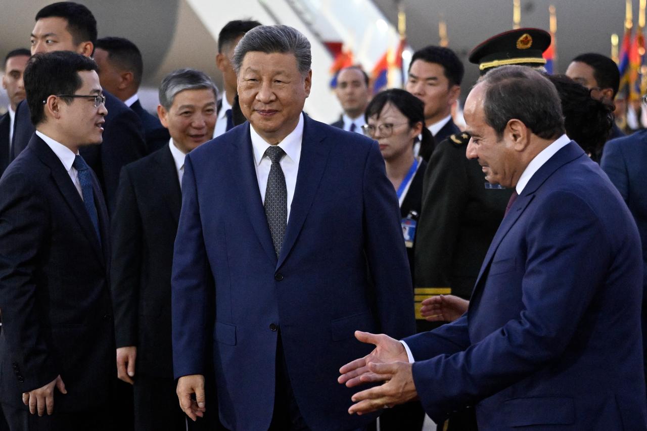 China ready to work with Mideast countries to safeguard shipping, Xi says