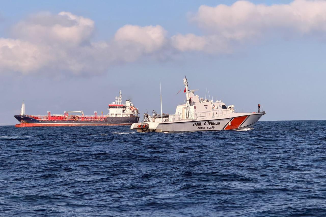 Two ships collide off Istanbul, 10 crew members unaccounted for Image