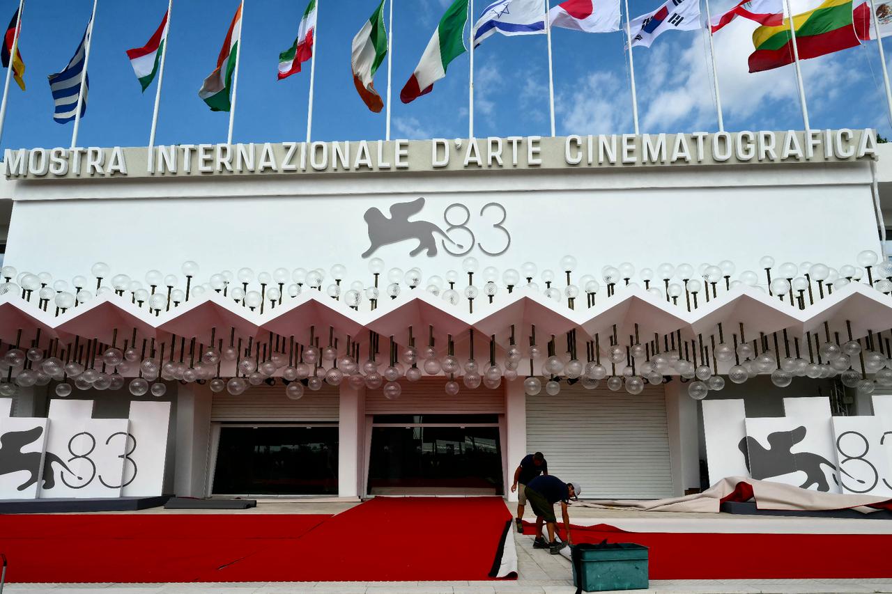 Venice Film Festival opens with lifetime award for Clooney