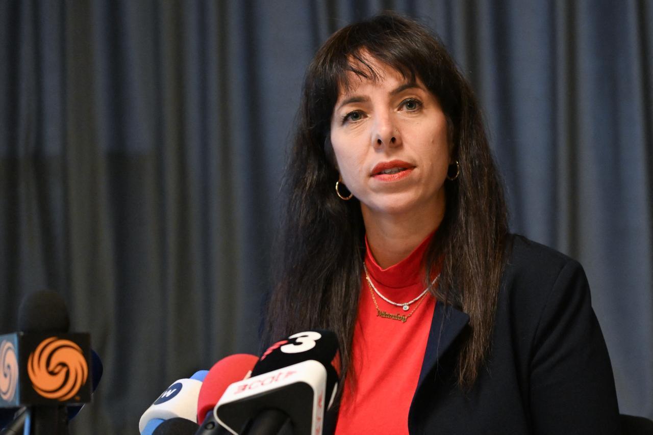Berlin's The Left (Die Linke) party's main candidate Elif Eralp attends a press conference ahead Berlin's State elections, in Berlin, on September 11, 2026. (AFP Photo)