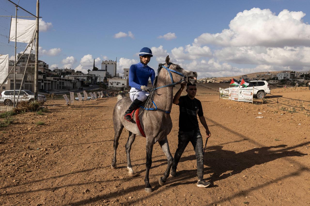 Horse race returns to West Bank village after two-year suspension