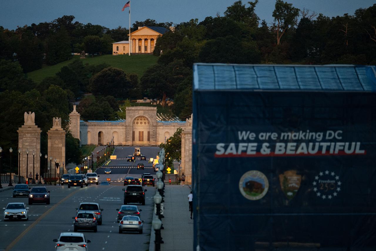 Trump says planned Washington arch will double as military complex