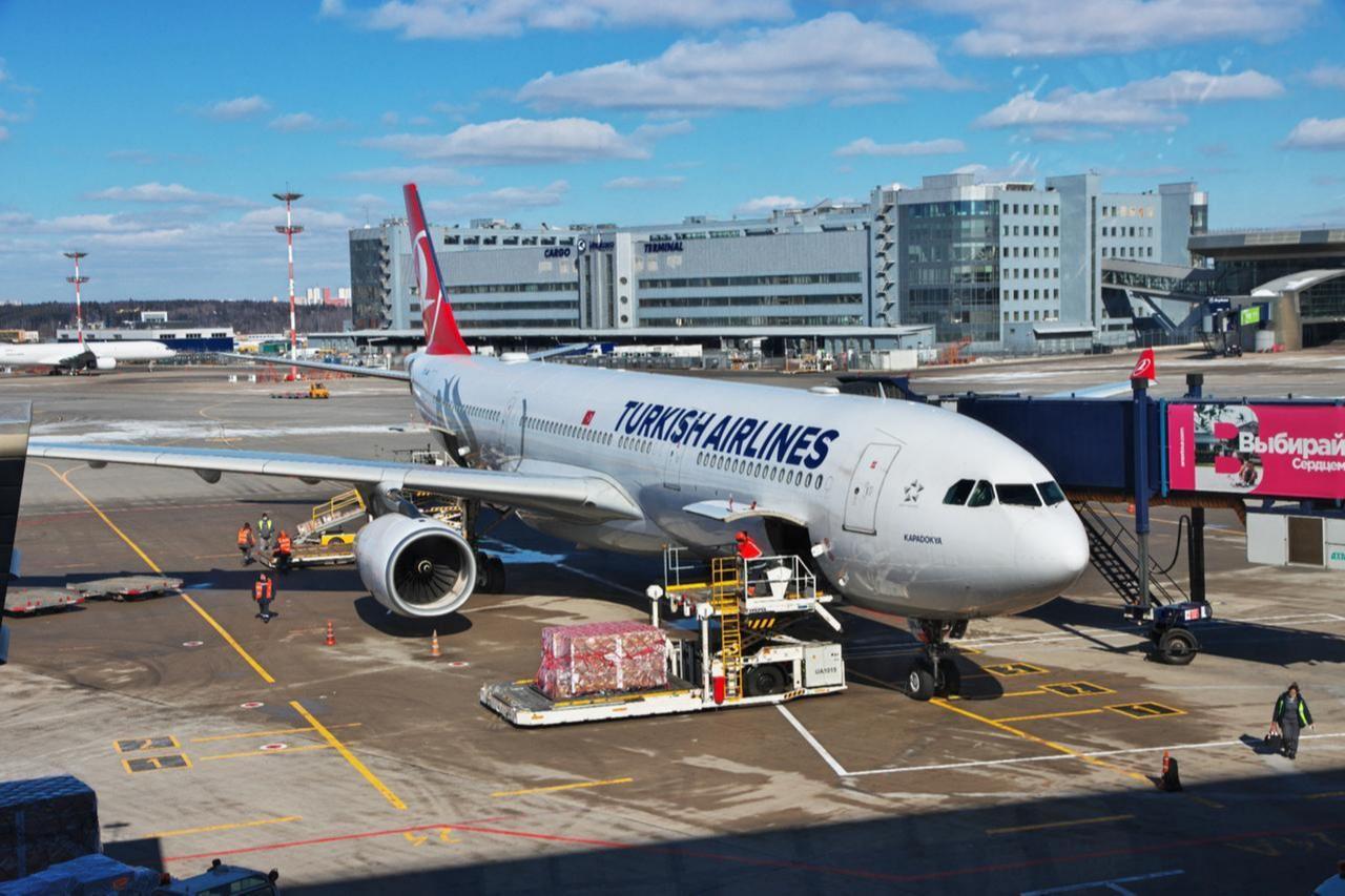 Turkish Airlines flight diverts to Istanbul near Moscow amid drone attacks