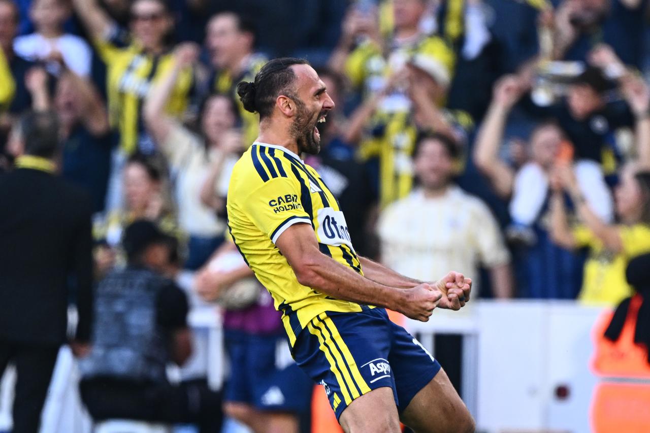 Fenerbahce's Vedat Muric (19) celebrates after scoring a goal during the Turkish Super Lig Week 6 match between Fenerbahce and Eyupspor at Chobani Stadium in Istanbul, Türkiye, on September 20, 2026. (AA Photo)