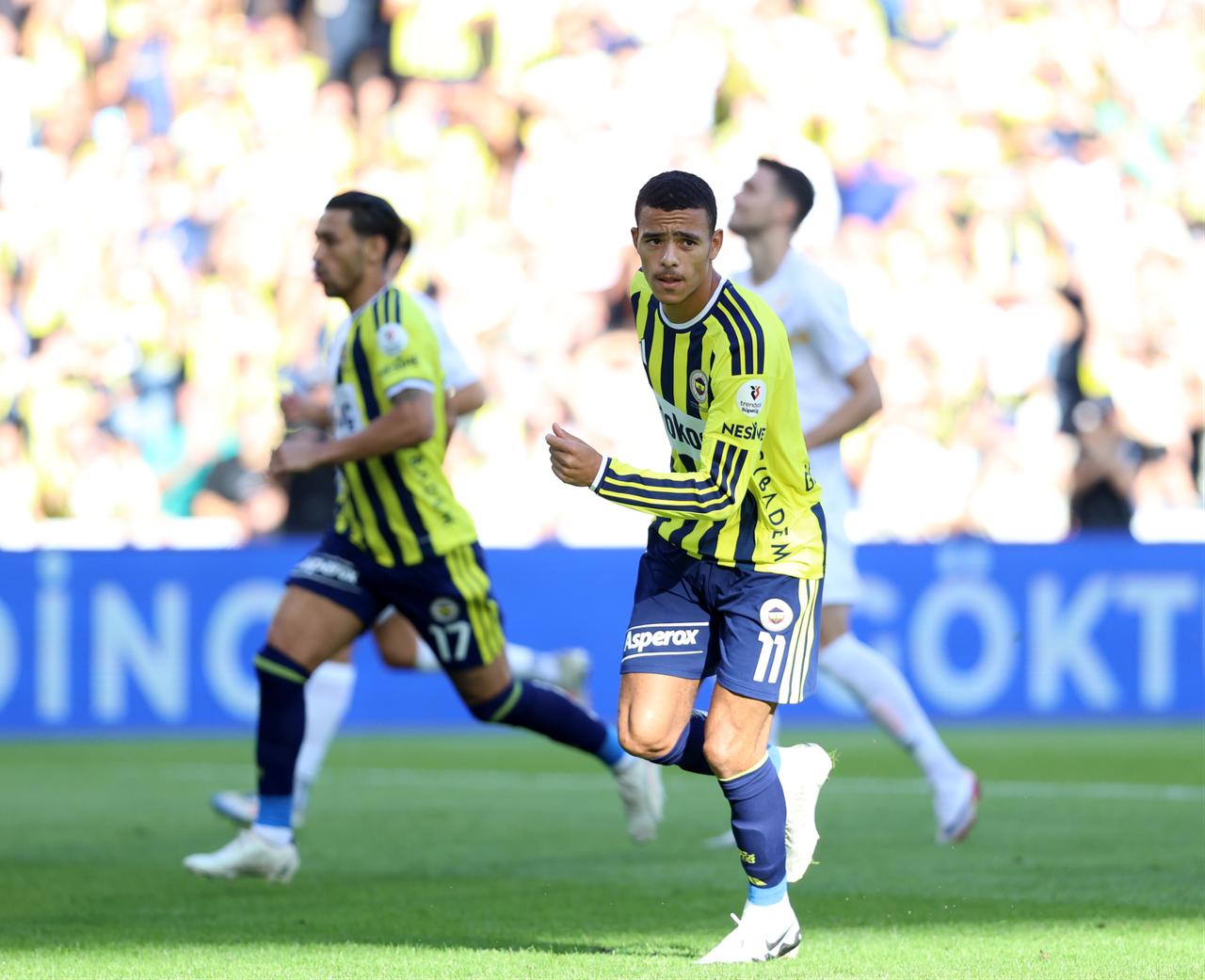 Mason Greenwood (11) of Fenerbahce celebrates after scoring a goal during the Turkish Super Lig Week 6 match between Fenerbahce and Eyupspor at Chobani Stadium in Istanbul, Türkiye, on September 20, 2026. (AA Photo)