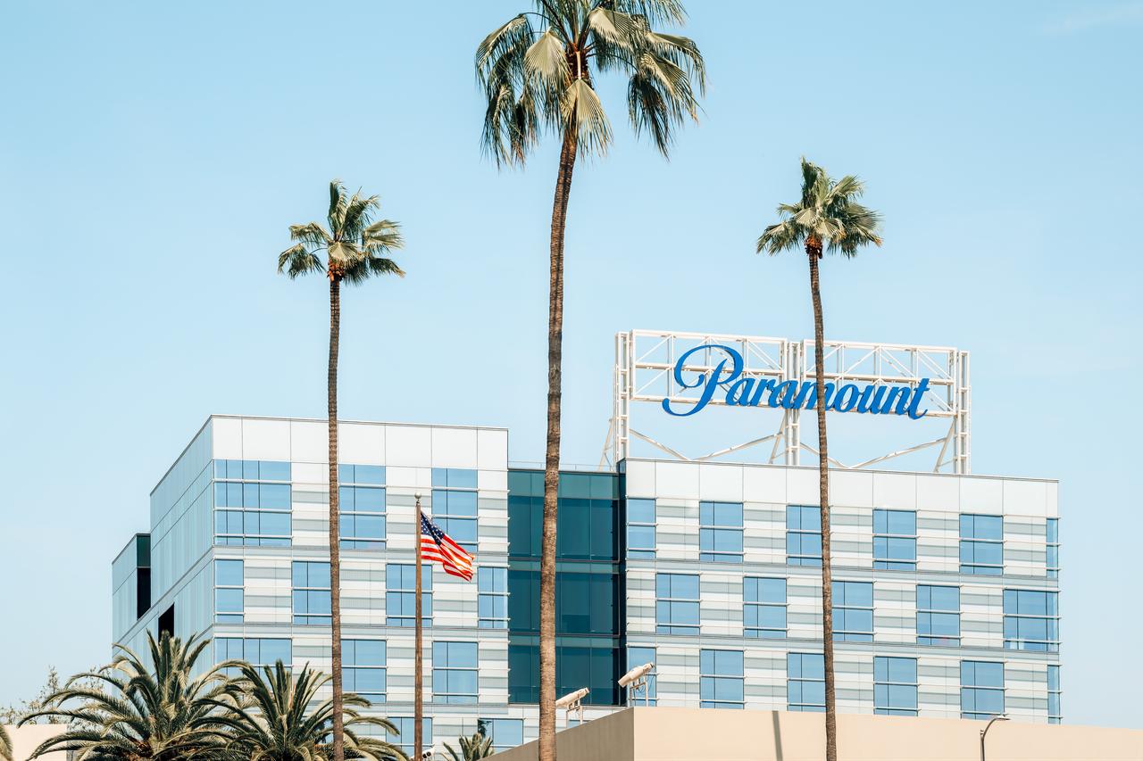 Paramount weighs cable sales, CNN oversight to save WBD deal