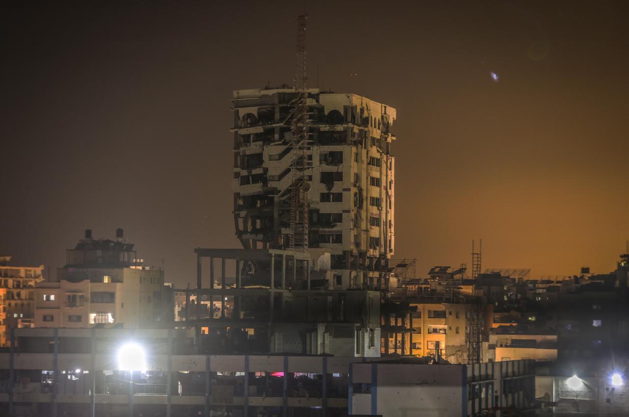 A view of a destroyed building as Palestinians living in the Al-Rimal area of Gaza City continue their daily lives under difficult conditions in darkened tents and among destroyed buildings in Gaza, Palestine, in Sept. 15, 2026. (AA Photo)