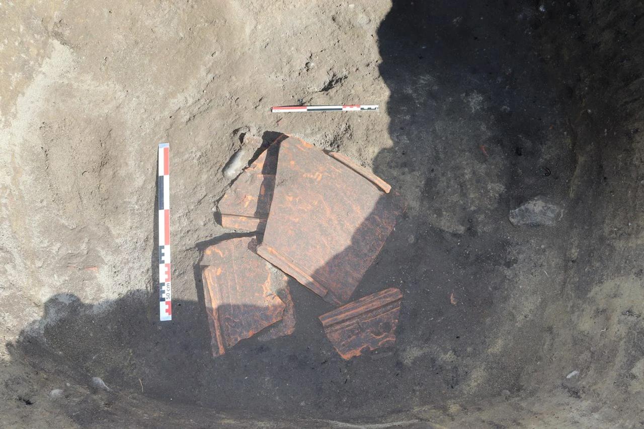 Archive photo shows a Roman-era grave uncovered at Cristesti in Romania's Mures County. (Photo courtesy of the Mures County Museum)