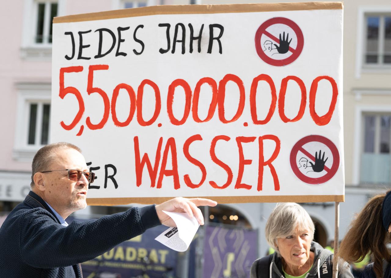 People attend a protest in the city of Linz, Austria, on Sept. 11, 2026, against the construction of Google’s new data centre in the Upper Austrian town of Kronstorf. (AFP Photo)